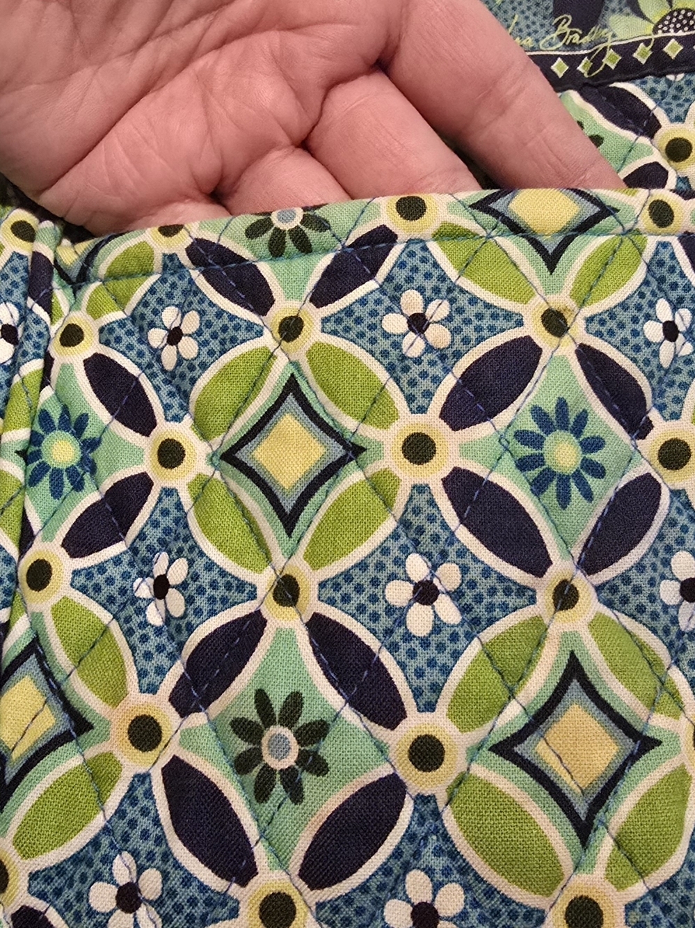 Vera Bradley Retired Daisy Daisy Navy, Blue & Lime Quilted Shoulder Bag. - Picture 3 of 9